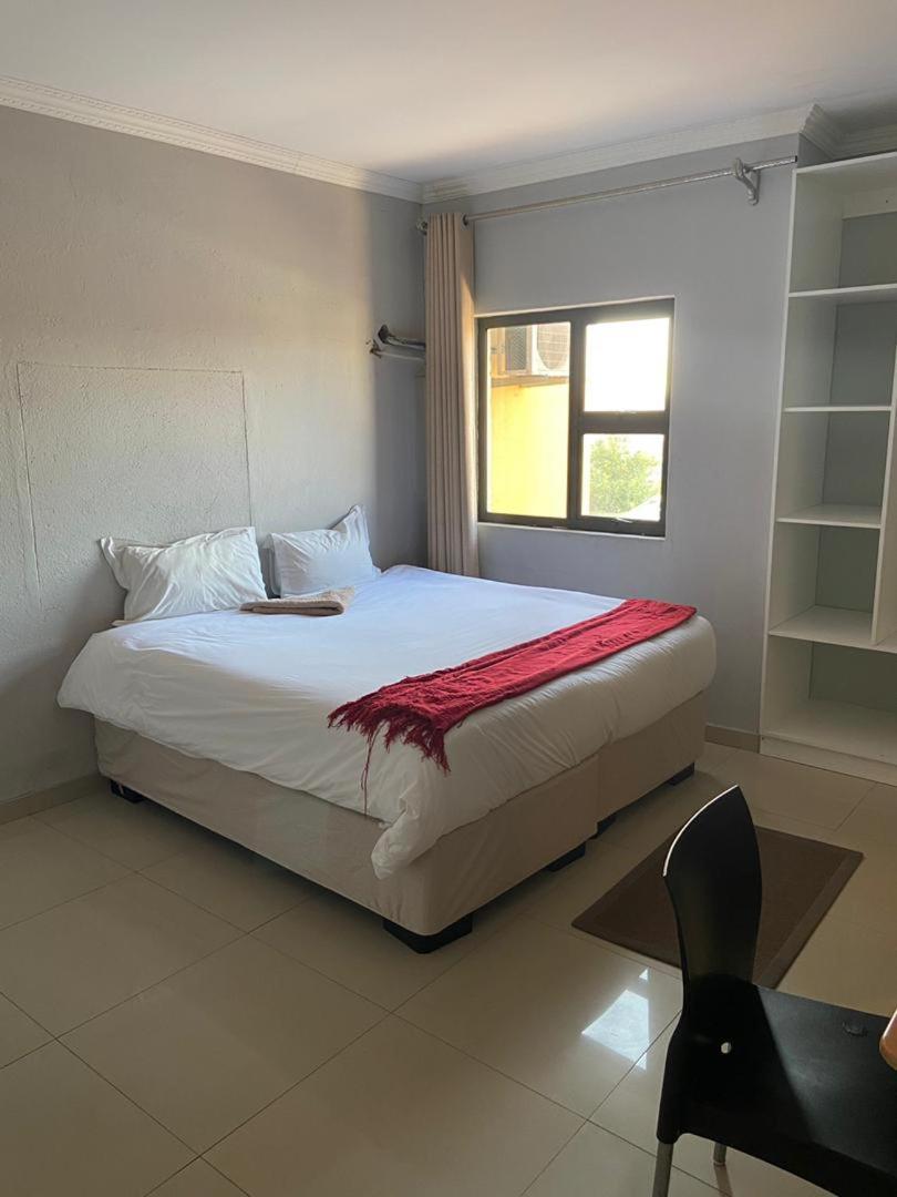 Pandeinge Hotel Windhoek Exterior photo