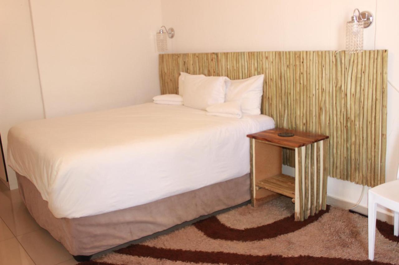 Pandeinge Hotel Windhoek Exterior photo