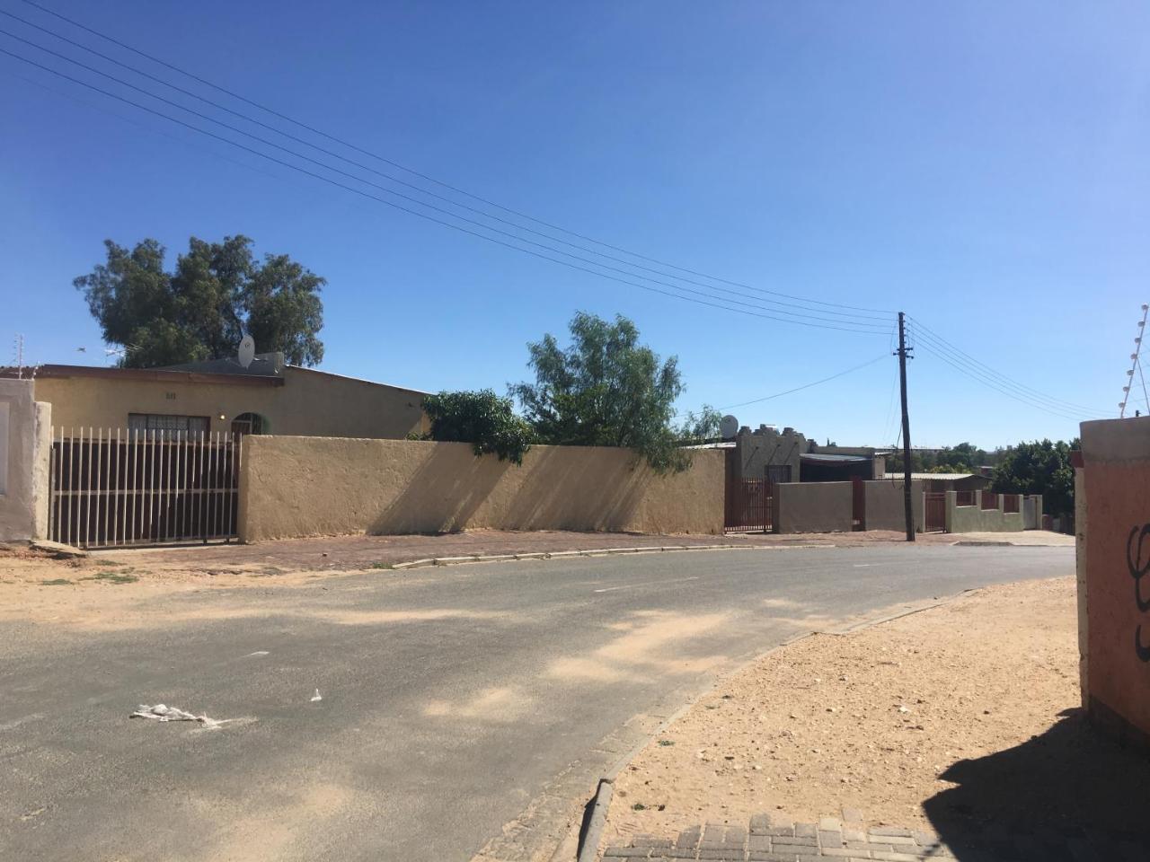 Pandeinge Hotel Windhoek Exterior photo